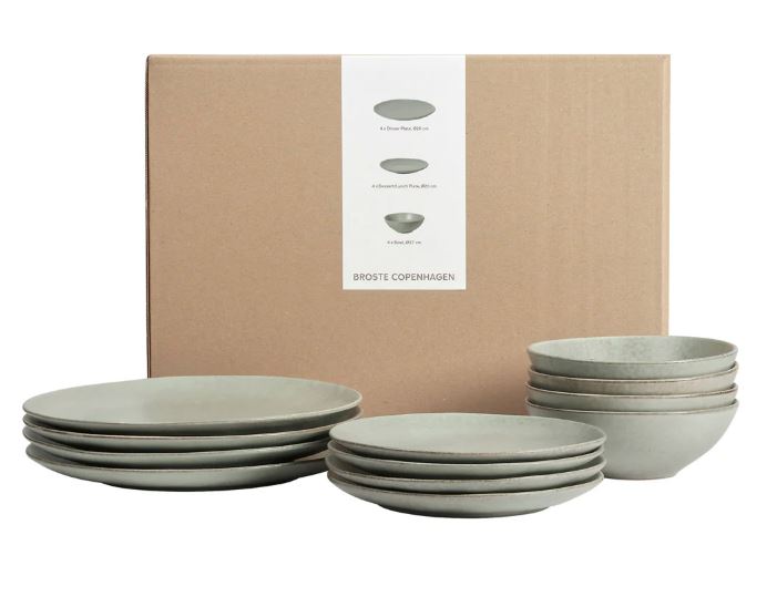 The Legarian Dining Set