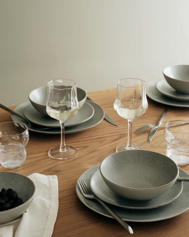 The Legarian Dining Set
