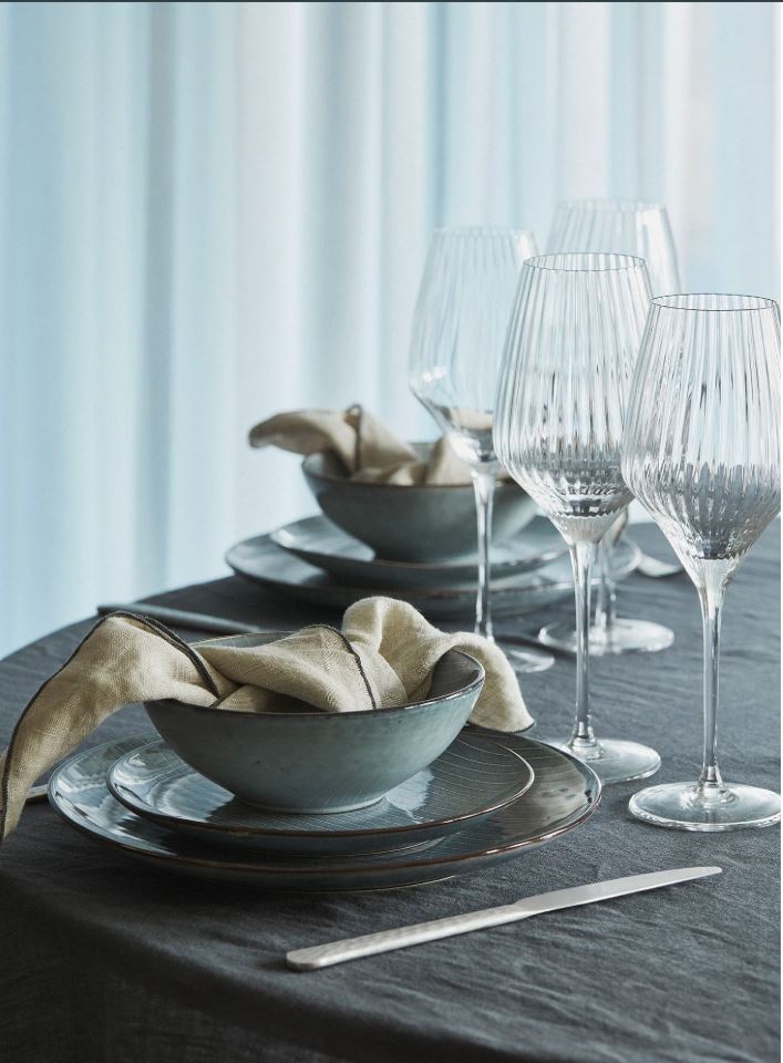 The Valen Dinner Set