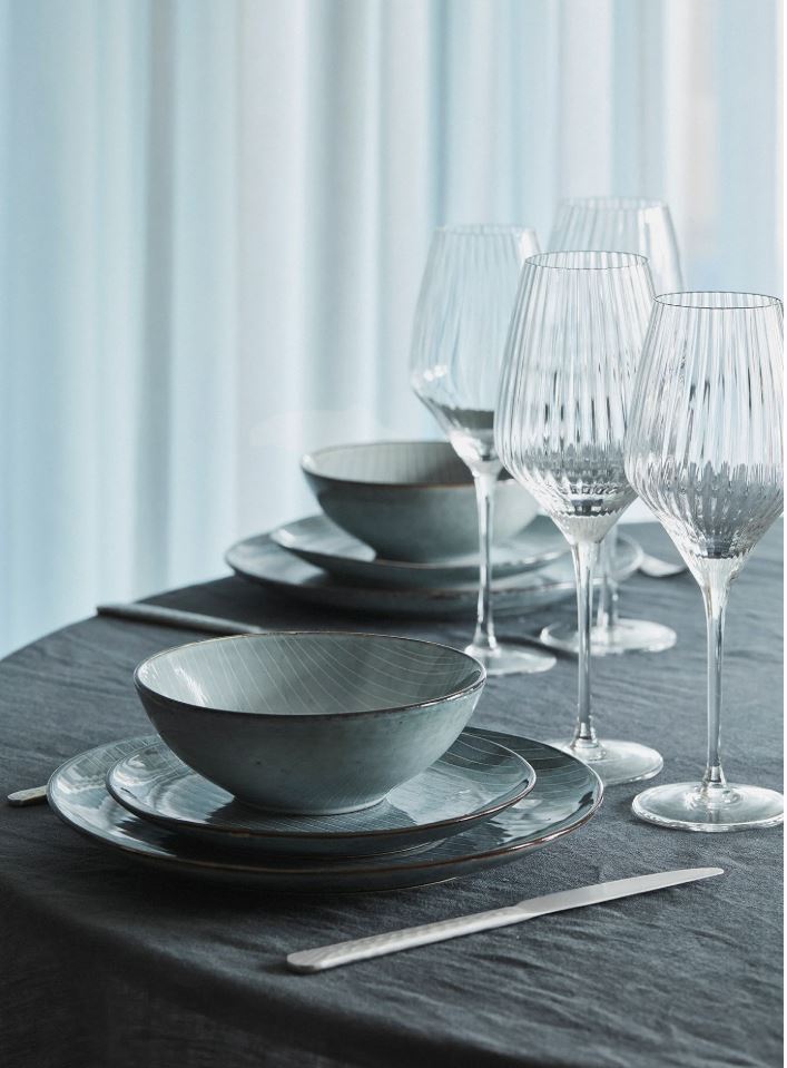 The Valen Dinner Set