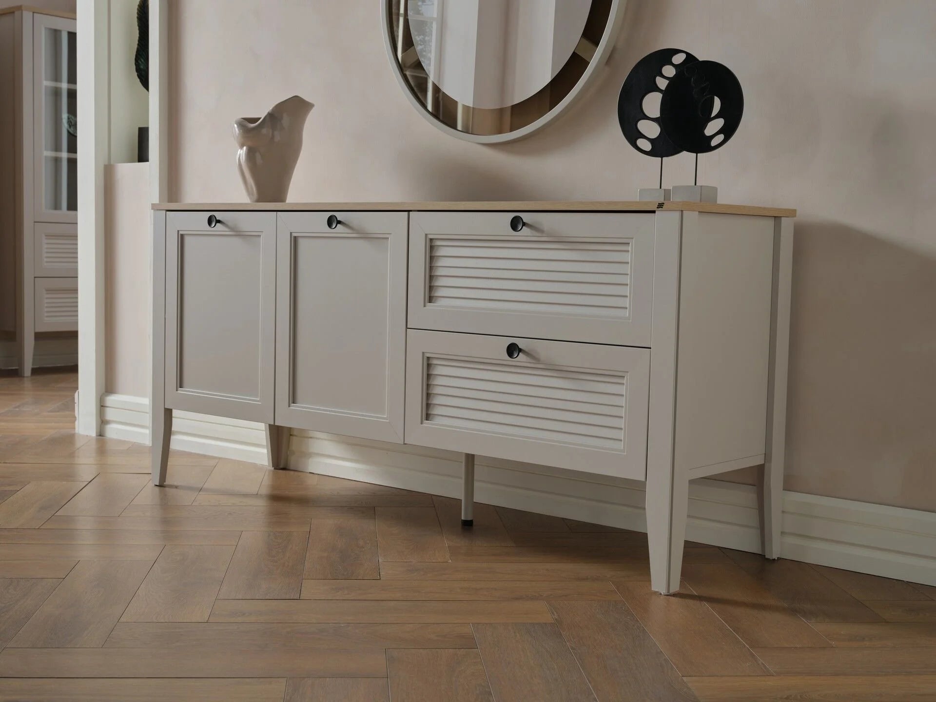 The Aurielle Chest