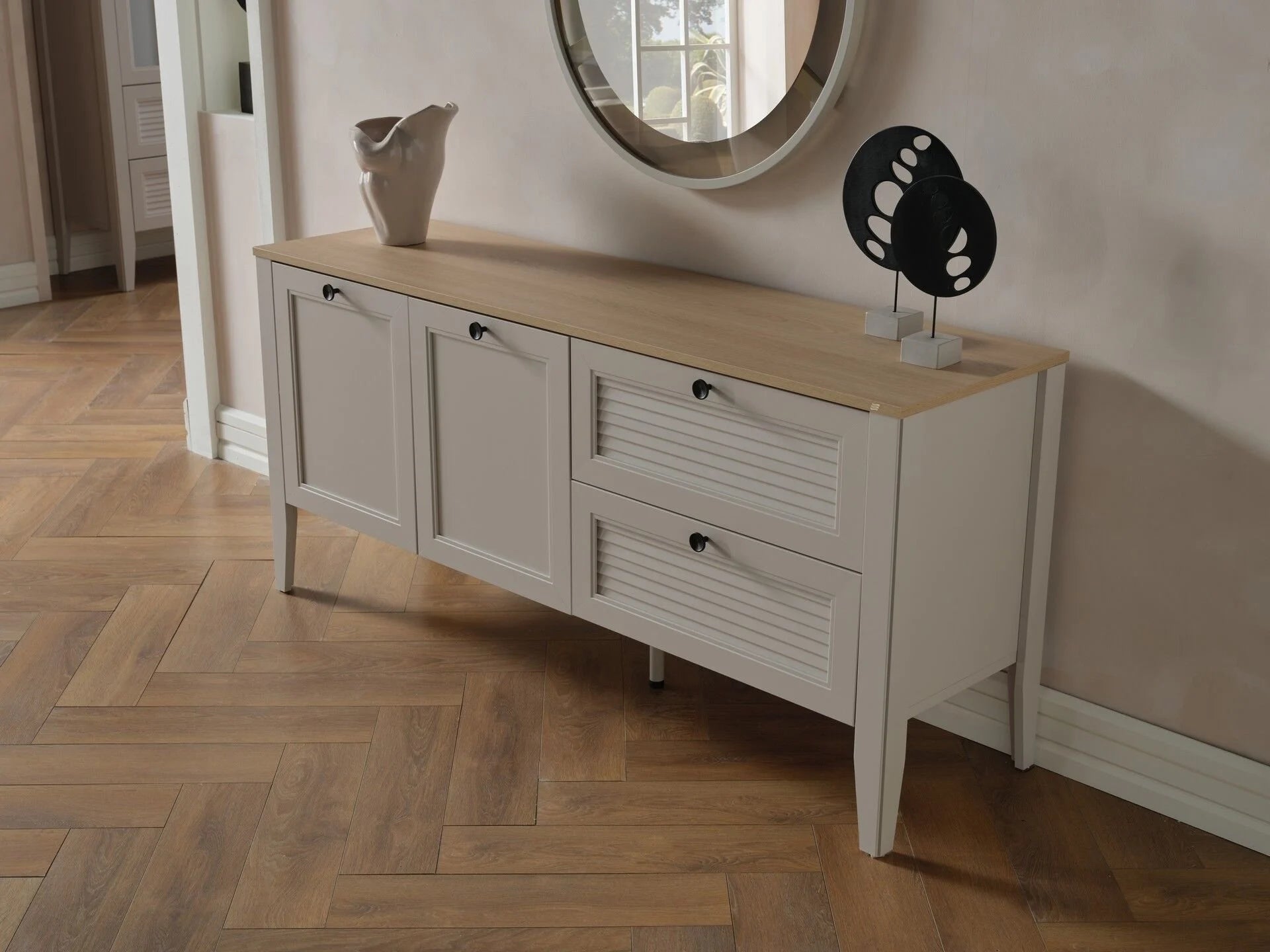 The Aurielle Chest