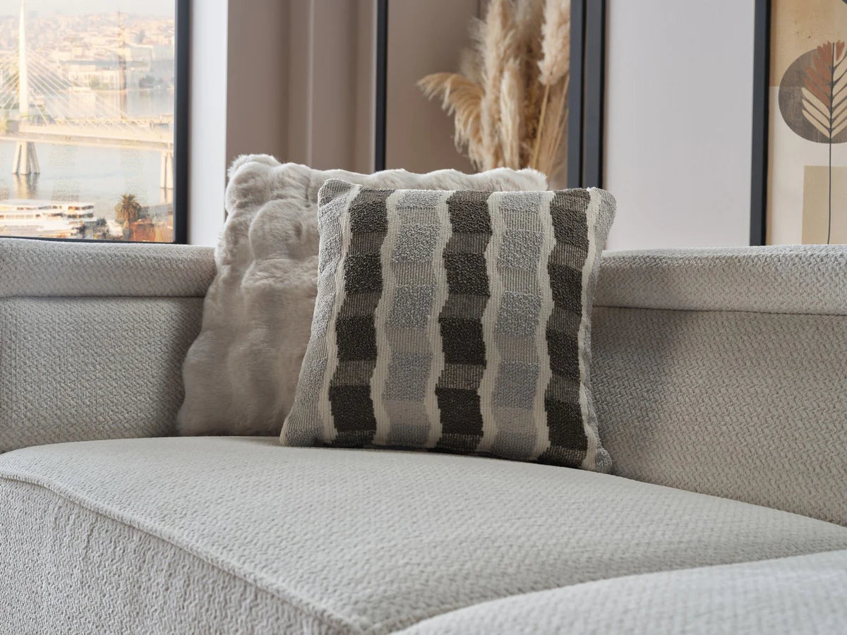 🤍 The Aloura Form