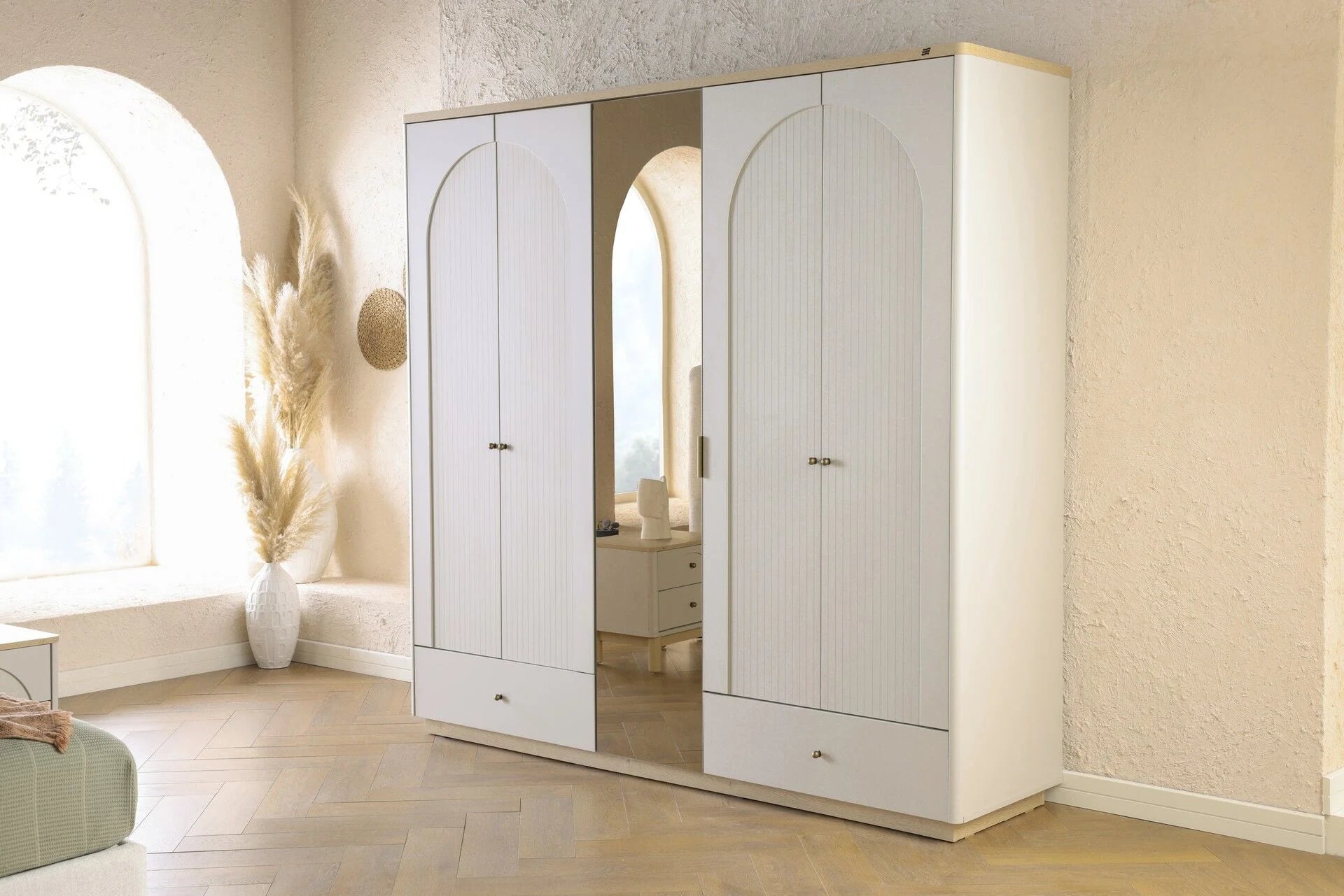 The Elowen Mirror Guard