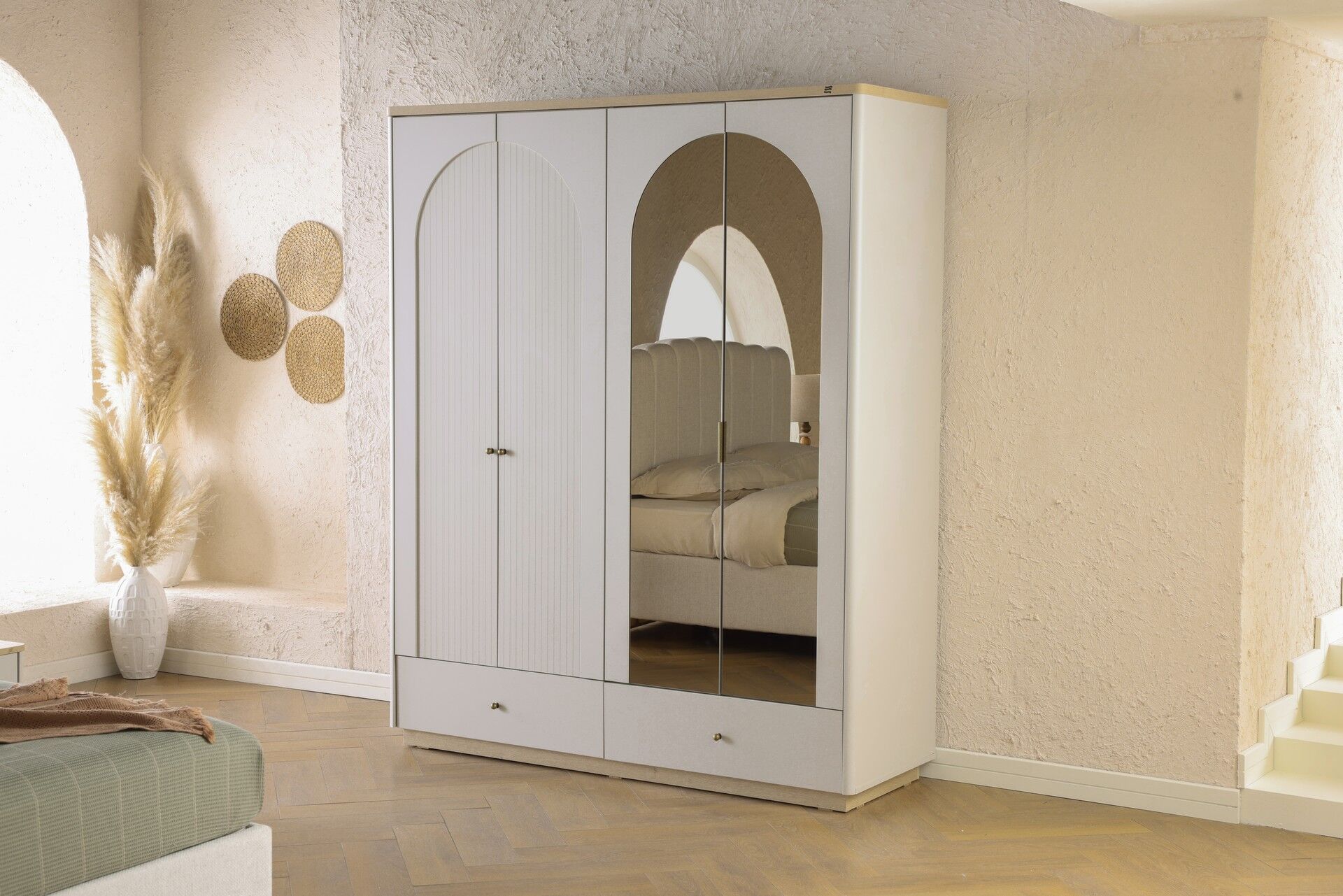 The Elowen Mirror Guard