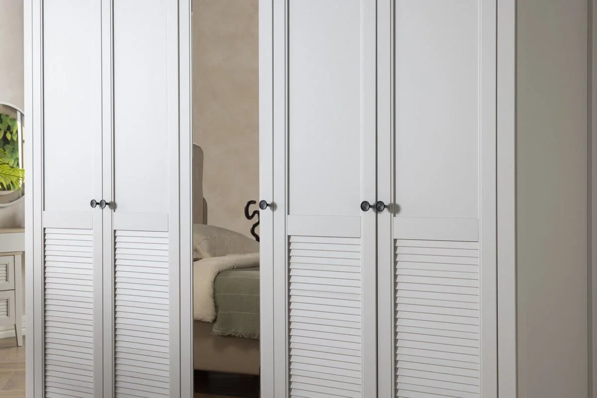 The Aurielle Mirrror Guard