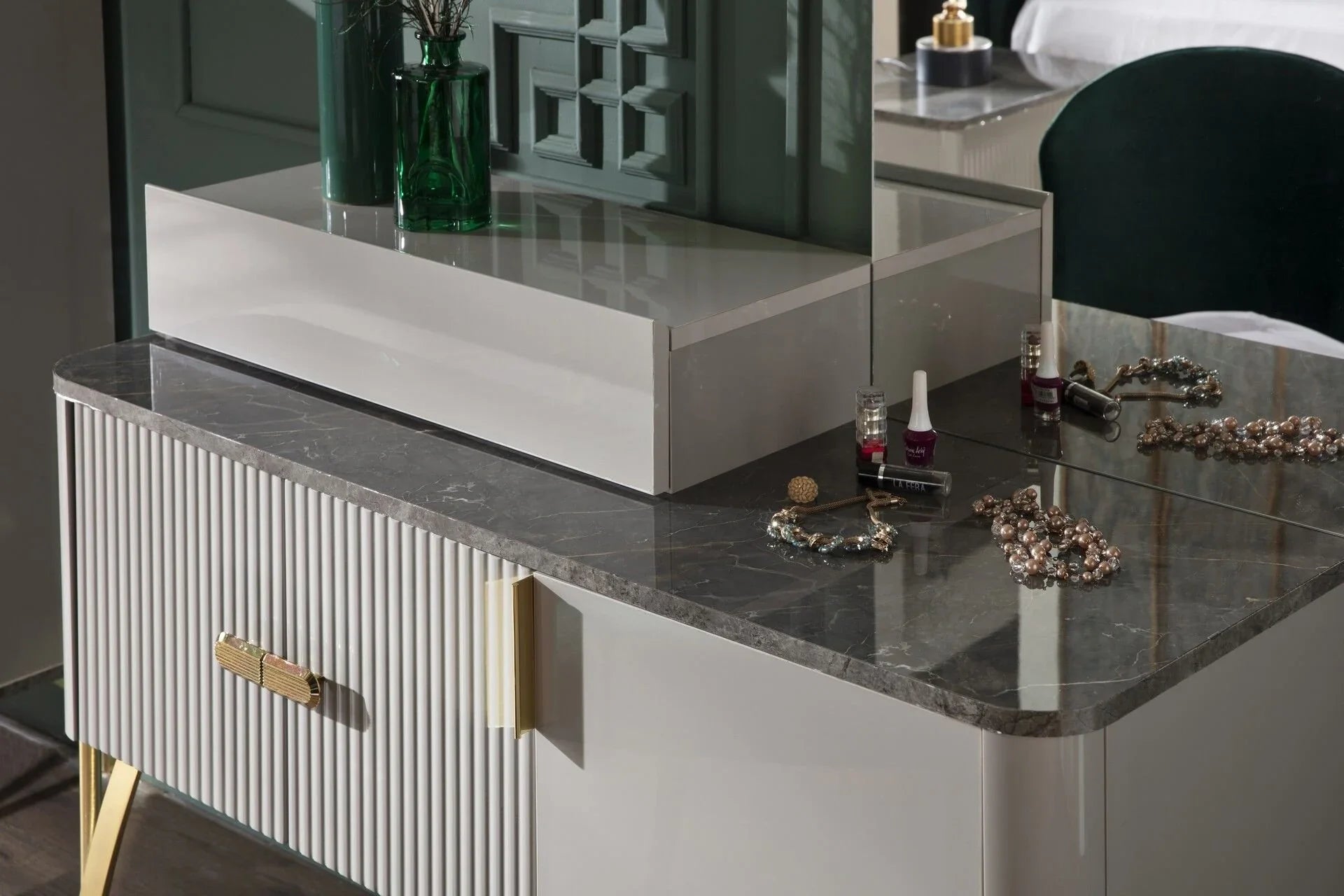 🛏 The Cyralis Signature Suite