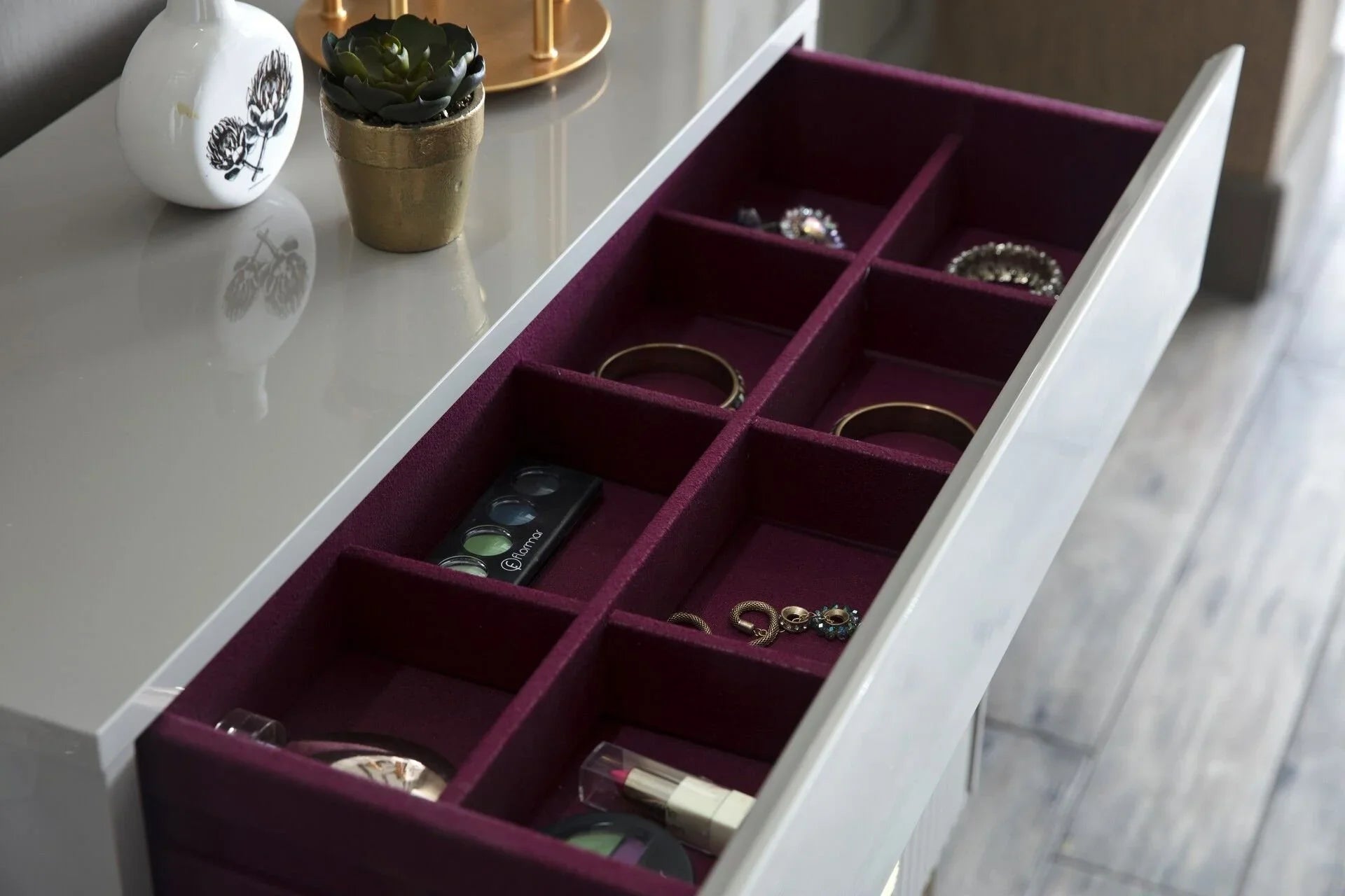 🛏 The Cyralis Signature Suite