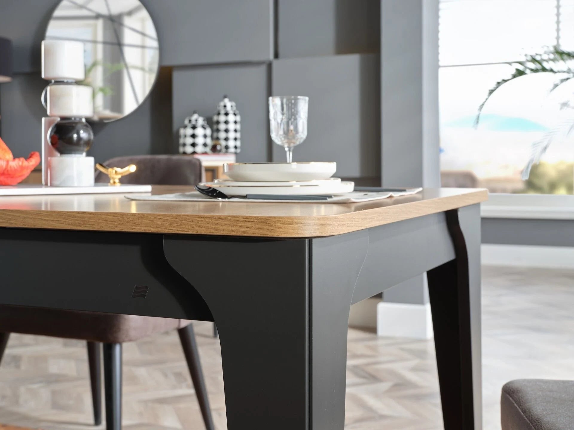 The Valen Dining Table