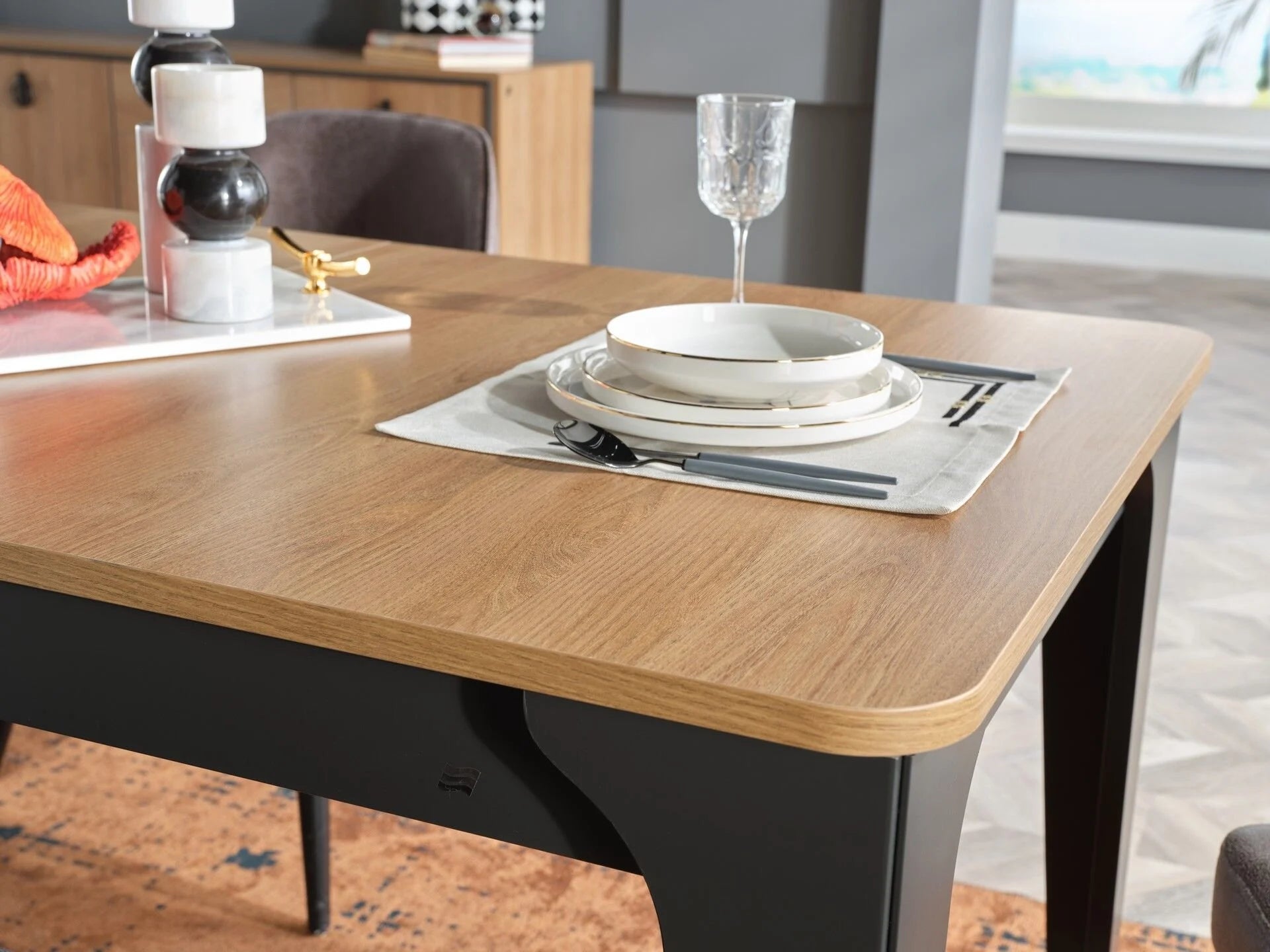 The Valen Dining Table